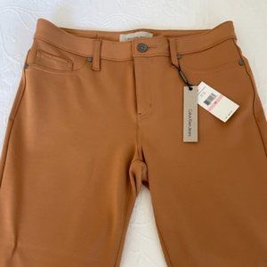 NEW! Super soft and sexy Calvin Klein Jeans in Beautiful Honey Shade. Size 10.